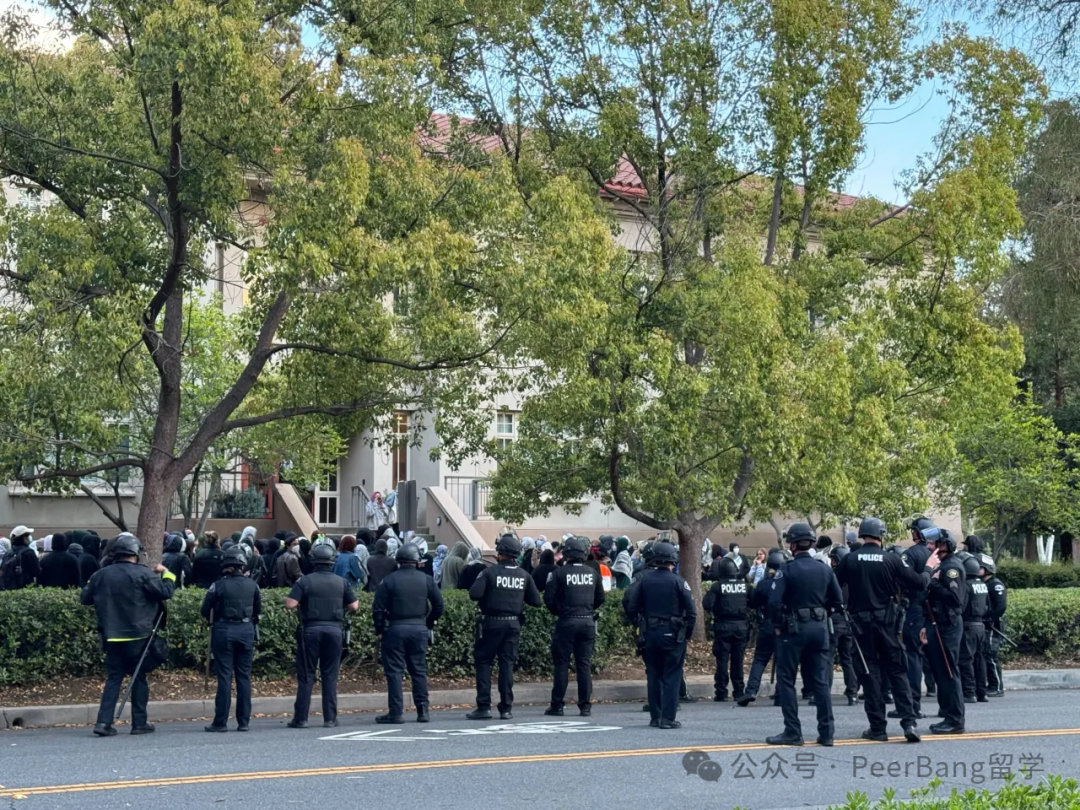 突发！美国TOP3大学爆发冲突，19名学生全被停学…